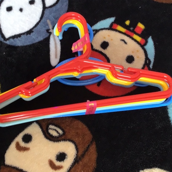 Bunches of mini hangers - Picture 12 of 12